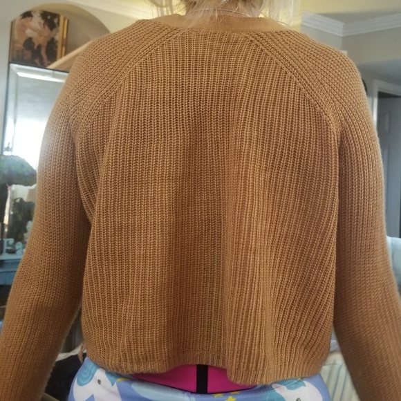 Sweater and jacket - Picture 6 of 8